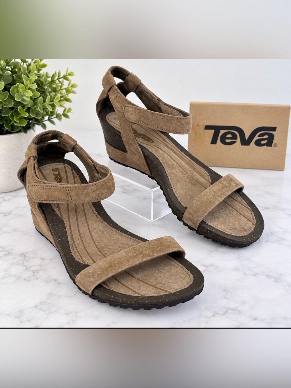 Teva Women Taupe Suede Low Wedge Sandals Size 7